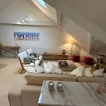 Historic Charm Penthouse Appartement Leuven