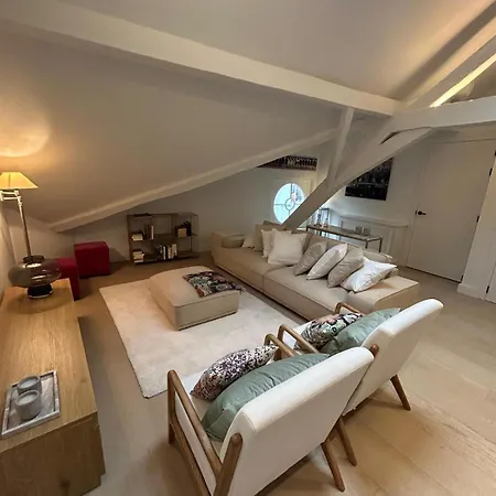Historic Charm Penthouse Apartment Leuven