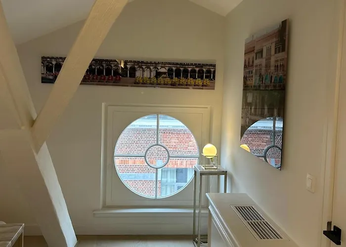 Historic Charm Penthouse Апартаменти Левен