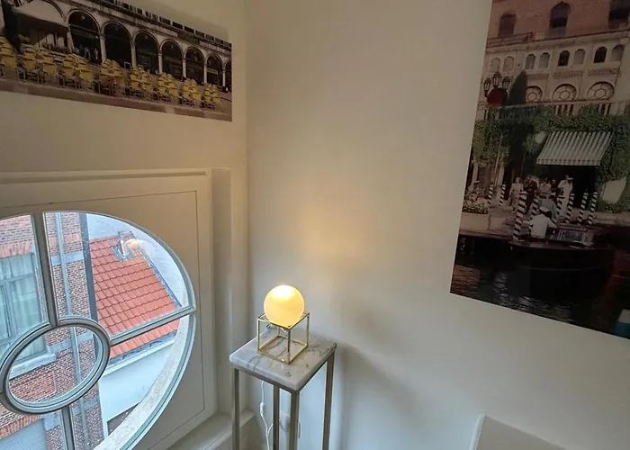 Апартаменти Historic Charm Penthouse