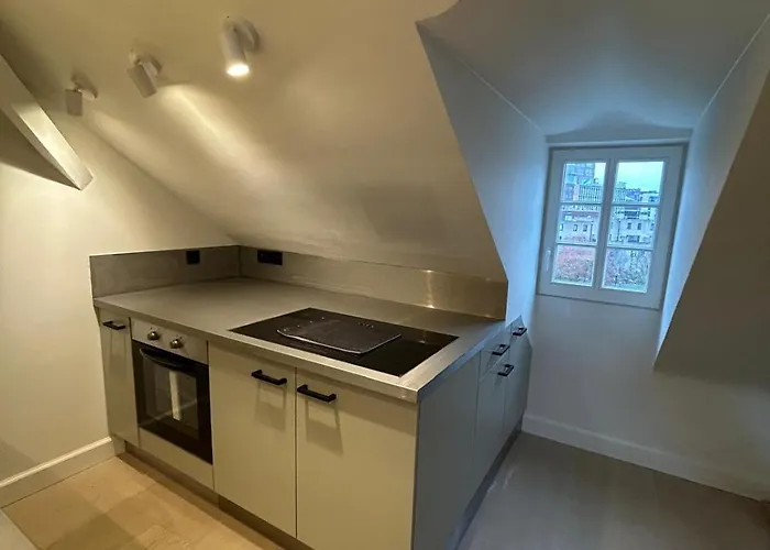 Апартаменти Historic Charm Penthouse